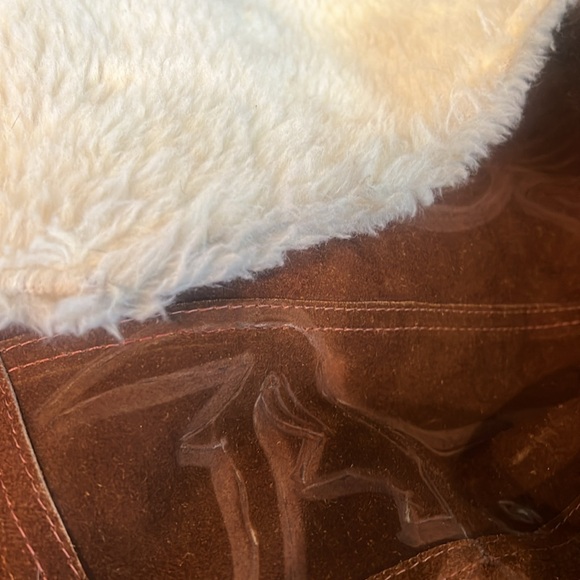 Breton Vintage Suede Sherpa Lined Vest - Picture 8 of 10